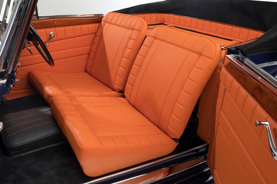 Интерьер Talbot-Lago T150C Cabriolet Speciale 1938 года  (фото 10 из 15)